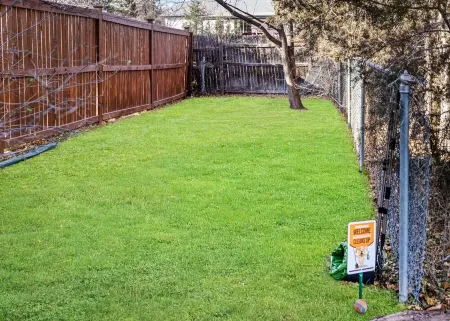 Newly Remodeled, Sleeps 12, Quiet neighborhood near it ALL, Pet Friendly