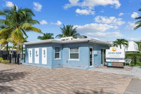 One-bedroom Beach Apartment Отели рядом с достопримечательностью «Coconuts on the Beach»