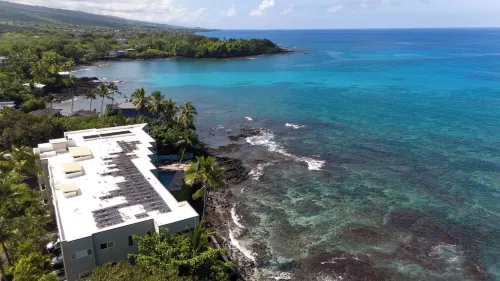 Banyan Tree 300: Gorgeous, New Unit 20 ft from Beach w/ Stunning Ocean Views/AC! - 精品