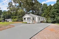 3Br Home w/ WiFi & Office Space - 3-Star