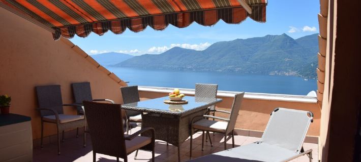 CASA ELENA - A terrace on Lake Maggiore Hotels in Luino