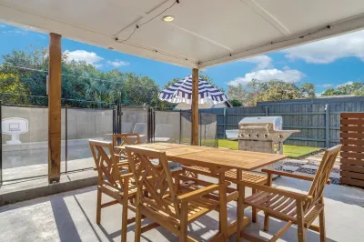 New! Sleeps 16! Heated Pool, Outdoor Movie Theater, Game Room, Putting Green!