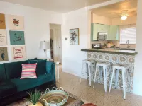 Happy Home - Fenced yard - 5 Min to Beach - Pets - 2 BR, 1 BA