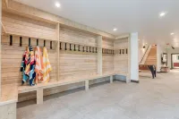 Luxurious New Ski-In Ski-Out Estate w/ Hot tub: Your Ultimate Mountain Getaway