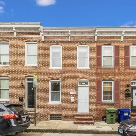 Cozy 2Br Retreat with Free Parking & Prime Location