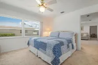 Steps away from private Nokomis Beach!!