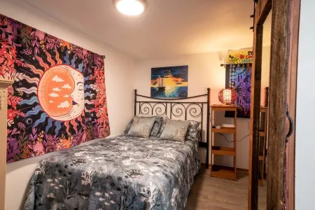 Hippie Head Hotel sweet Homosassa skies are blue Pets stay free too! Отели в г. Хомосасса-Спрингс