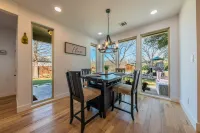 Modern luxury home - on 1/2 acre near Kalahari