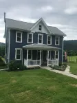 Historic Farmhouse with private river access to Juniata River