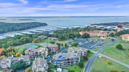 Sailor's Knot Sleeps 8 with outdoor pool less than 5 min from Lake Texoma