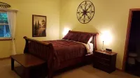 The Esker Ridge Chalet, Pristine Elkhart Solitude - 4-Star