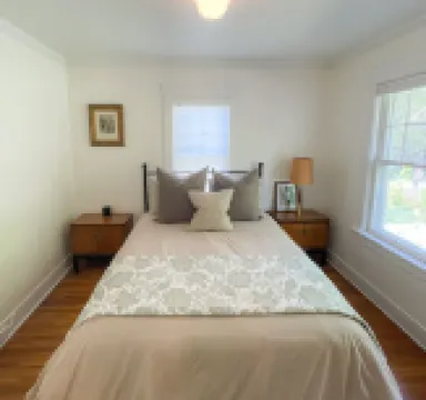 Parkside Bungalow steps away from Manito Park