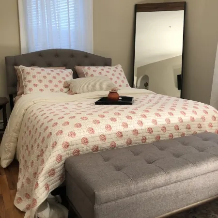 Charming Stay Downtown Dover – Free Wine!