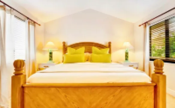 Rainwood Retreat - Palm Beach Gardens Retreat for Families & Groups: Sleeps 8