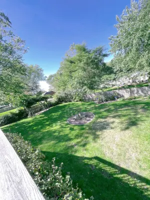 Newport’s garden house near beach . Convenient Hotel dekat Third Beach