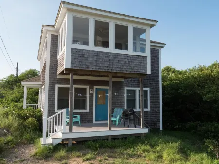 The perfect Corn Hill Beach House Отели рядом с достопримечательностью «Кейп Код Нешнел Сишор»