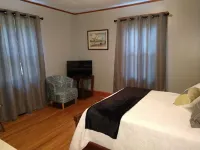 Completely renovated single family home with new furnishings. Hotels near Coach Joe Popp Stadium