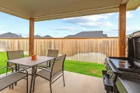Spacious Bdrms ~ Sleeps 8 ~ Near Acu ~ Summer Savings ~ Pond ~ Playground ~ Pets