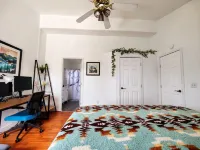 3Br Private 8 Acre Spa Retreat - BBQ, Patio, Views