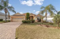 Village of Mallory, Close to Sumter Landing Sq. 3BD, 2Bath with Gas Golf Cart. Hotels near Publix Super Market at Colony Plaza