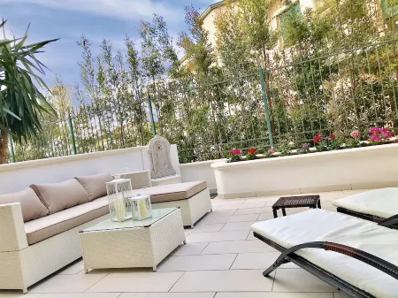 "MOTTOLA APARTMENT" GROUND FLOOR VILLA WITH TERRACE AT 200 MT FROM THE SEA