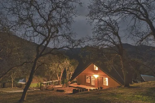 Charming House Inside the Gate of Sequoia National Park
