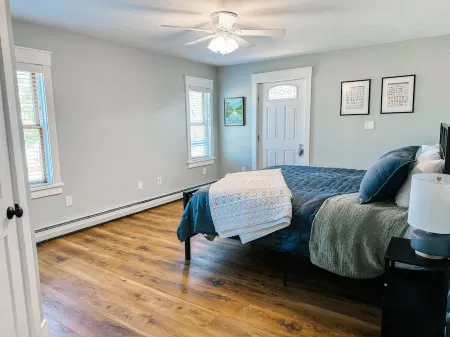 Lakeview Retreat in Ticonderoga, NY Отели в г. Тикондерога