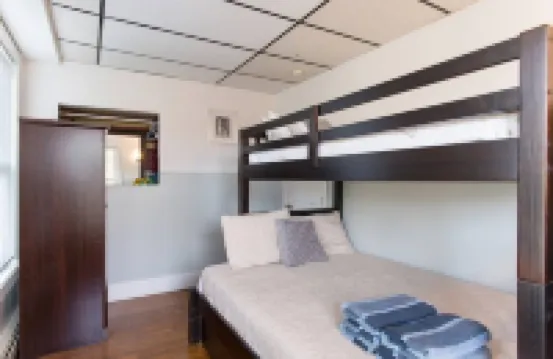 Cozy and beatifull 2br in New England . 5 min drive to the beach /sleeps 6