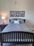 The Secretariat; A Cozy two bedroom Downtown loft apartment