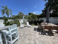 Heated Pool-Tropical Oasis-Resort Style Backyard. Close to Shopping & Store - 3-نجوم