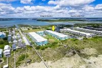 Top Floor; Top Shelf! Views of Sound & Sea! Fully renovated luxe condo!