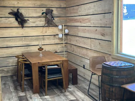 Cozy Cottage on the Caddo River Отели в г. Каддо Гэп