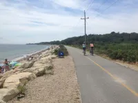 西法爾茅斯步行可達自行車道和查皮海灘的迷人公寓！ - 公寓