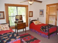 SPECTACULAR LODGE ON PRIVATE RANCH. PERFECT FOR SMALL AND LARGE GATHERINGS! Hotels in Real County
