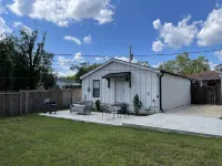 Isla's Cottage Beautiful Cottage w/ Boat Parking Hotels in Iuka