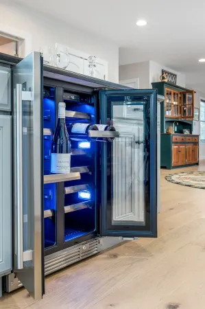 Farmhouse-Retreat Horses, Grapes & Orchards