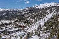 3 BR 2 BA Ski-in & Ski-out, 50 steps to ski run, unbelievable location!