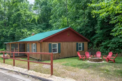 Private*Fire Pit*15min to Dollywood*30min to GSMNP Hotels near Sims Point