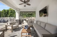 Backyard Resort • Heated Pool • Cabana • Outdoor Kitchen • Near Old Town