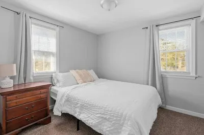 Corporate Home Near South Shore Hotels near Beech Park