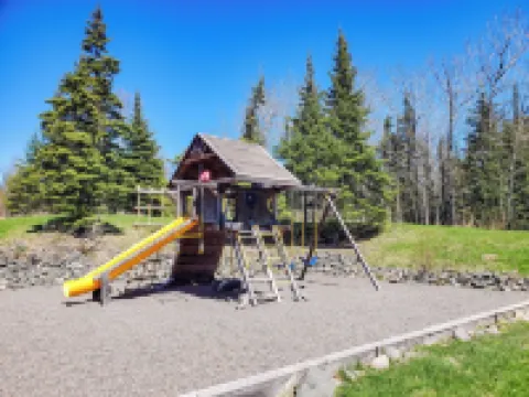 Lakefront Condo: Pool, Hot Tub, Sauna, Fireplaces, Deck