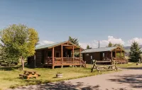 Grizzly Bear Cabin #7 at Gallatin Canyon Cabins