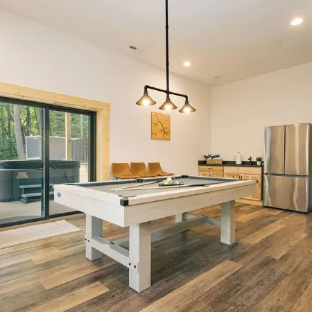 Brand NEW Build! Five Master Suites~Bunk Room~INDOOR POOL, Game ROOM & Hot Tub!