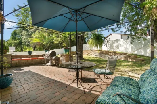 Beautiful+Spacious+FencedYard🐕Grill+Patio+Walk2Park+27MileBikeTrail🚴‍♀️ 酒店