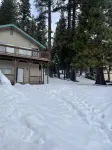 Spacious get away cabin in Mineral, minutes from Lassen south entrance