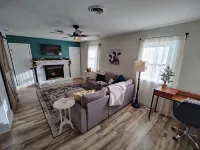 Cheerful Home w/Fireplace