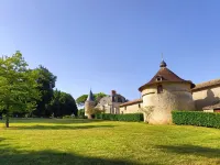 Country House in the Heart of the Wooded Park of a Castle Hotel a Deux-Sevres