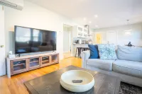 Newly Renovated 2nd Floor Apt near USM
