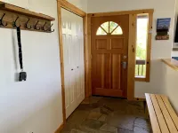 Family Friendly, Gorgeous Views and steps to Tahoe Donner Ski Hill