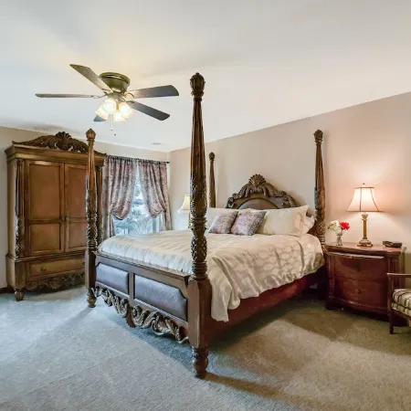 Relaxing, comfortable home for entertaining or enjoying the view